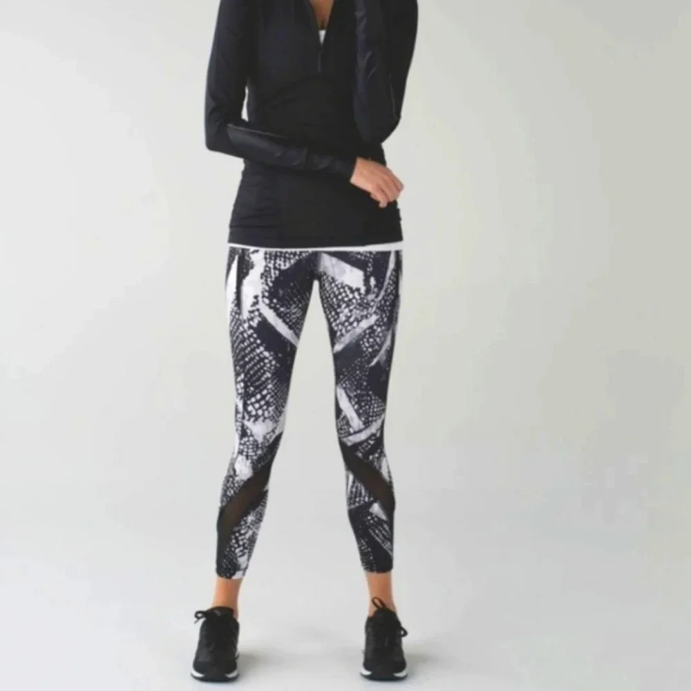 LULULEMON Inspire Tight II Mesh full Luxtreme Static Mist White Black legging 6
